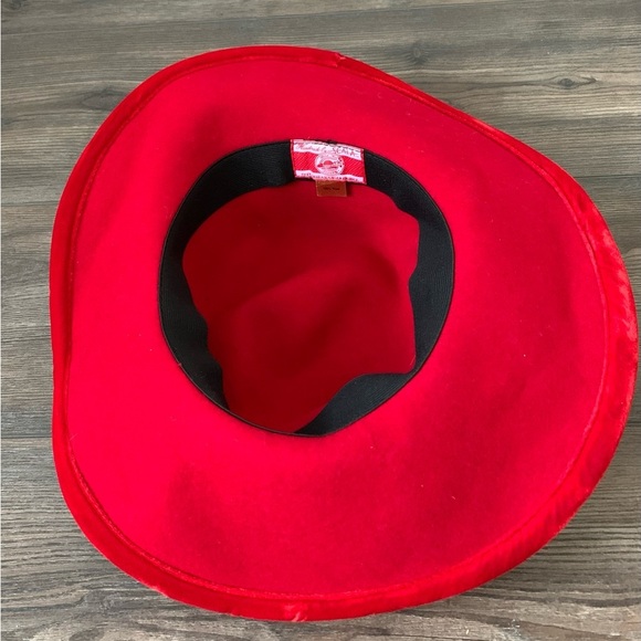 Handmade by Scala 100% wool hat main image 4